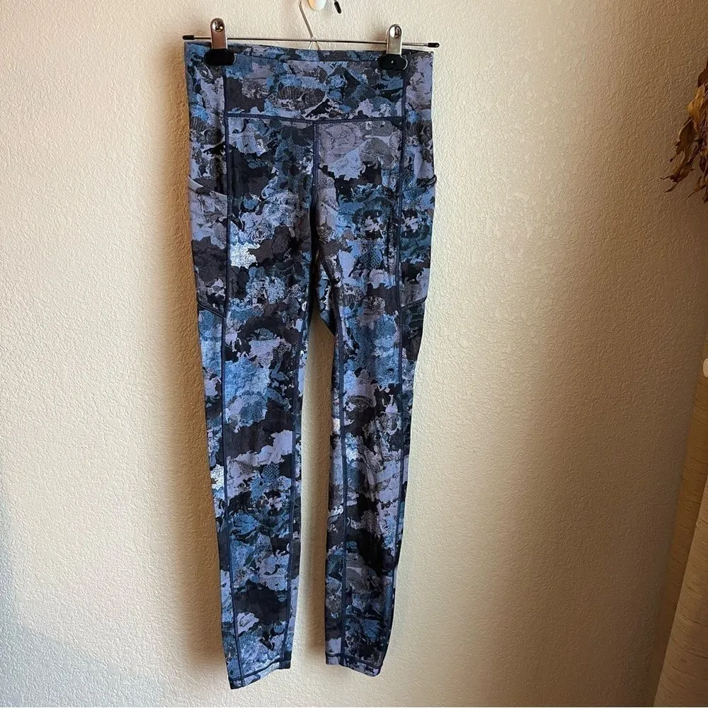 Lululemon Speed Up Tight *Full-On Luxtreme 28"
Screen Camo Multi - Image 6