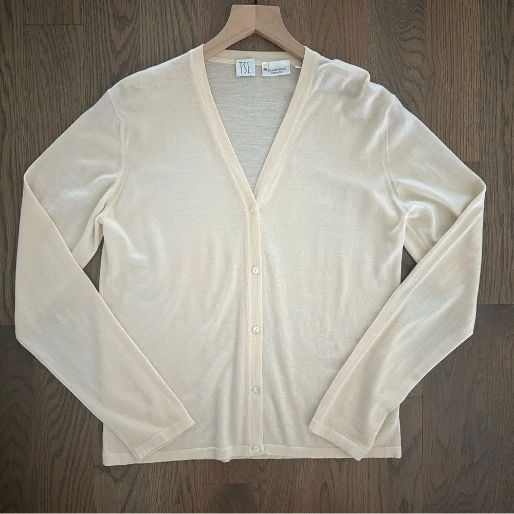 TSE V-neck Long Sleeve Lightweight 100% Super Fine Wool Cardigan Sweater Cream M - Image 4