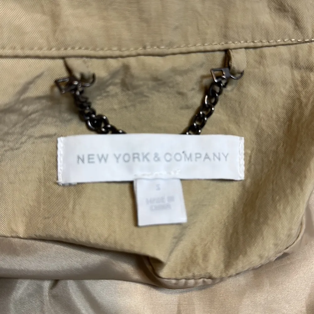 NEW YORK & COMPANY TAN CLASSIC BASIC ZIP UP WINDBREAKER JACKET - Image 5