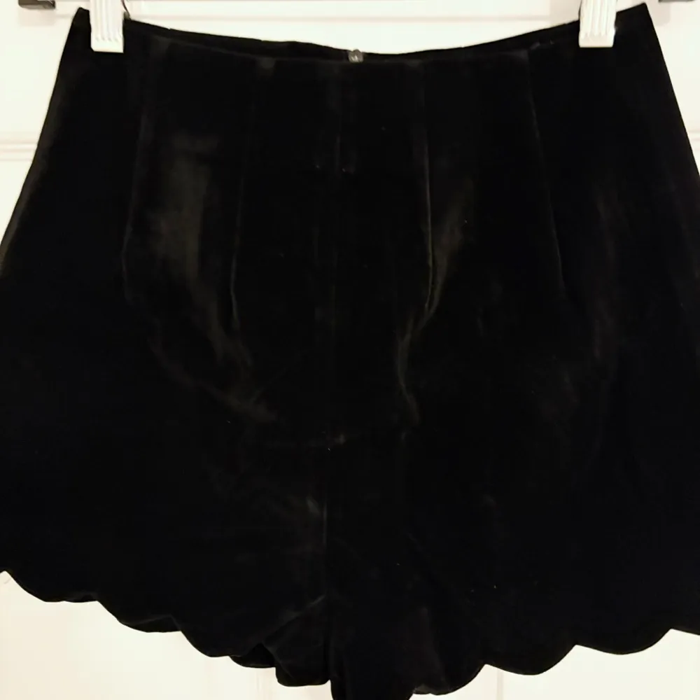 Japanese Kawaii Gyaru Y2K Doll Black Velvet Comfy Scalloped Trim Shorts Size XS - Image 9