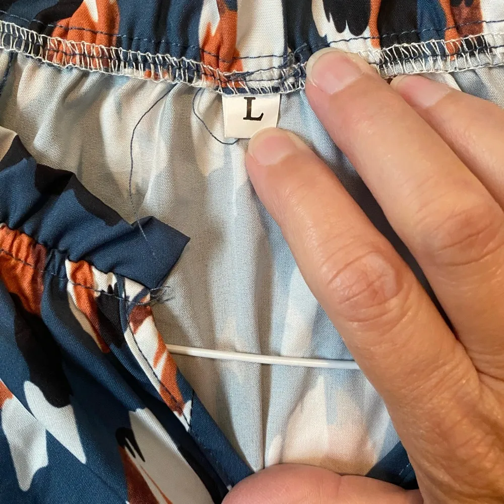 SHEIN size large Women's Blue Patterned Top - Image 5