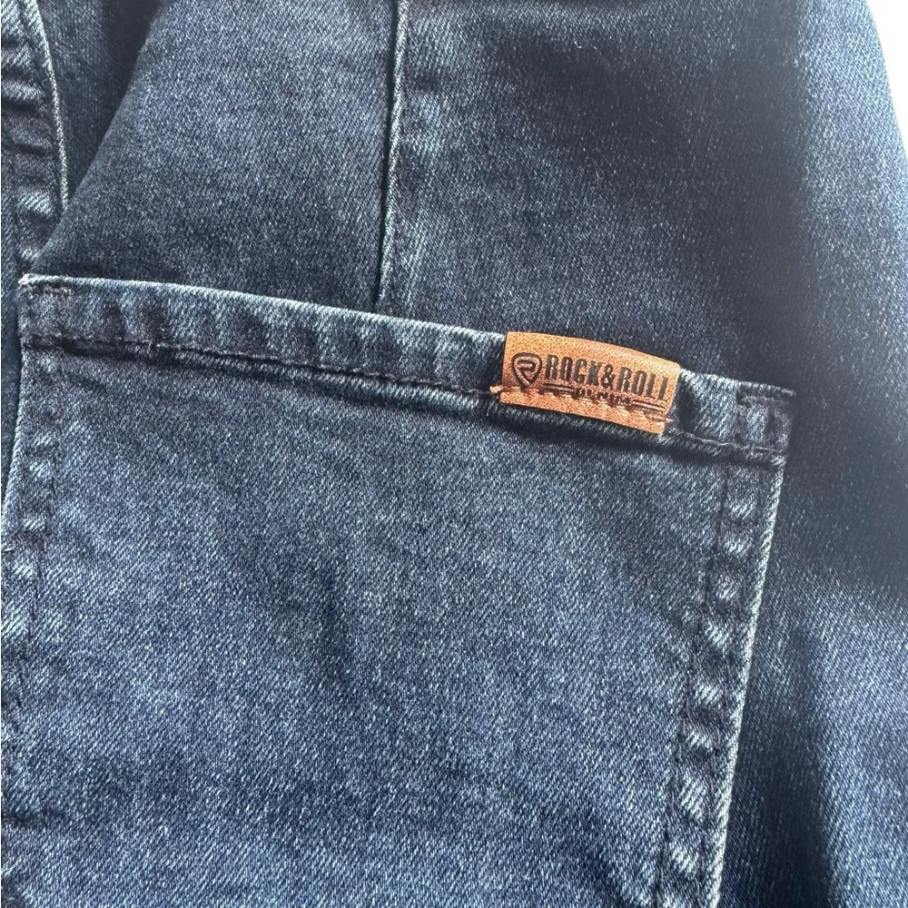 Rock & Roll Cowgirl Women's Bargain Button Bell Jean Size 25 X 34 - Image 9