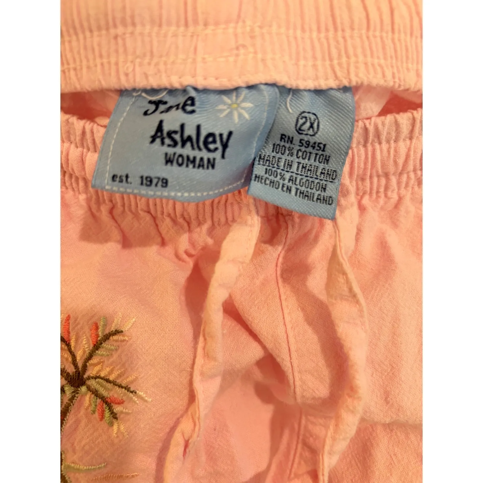 Ashley Woman 2X Pink Cotton Embroidered Palm Tree Capri Pants Drawstring Size XXL - Image 3