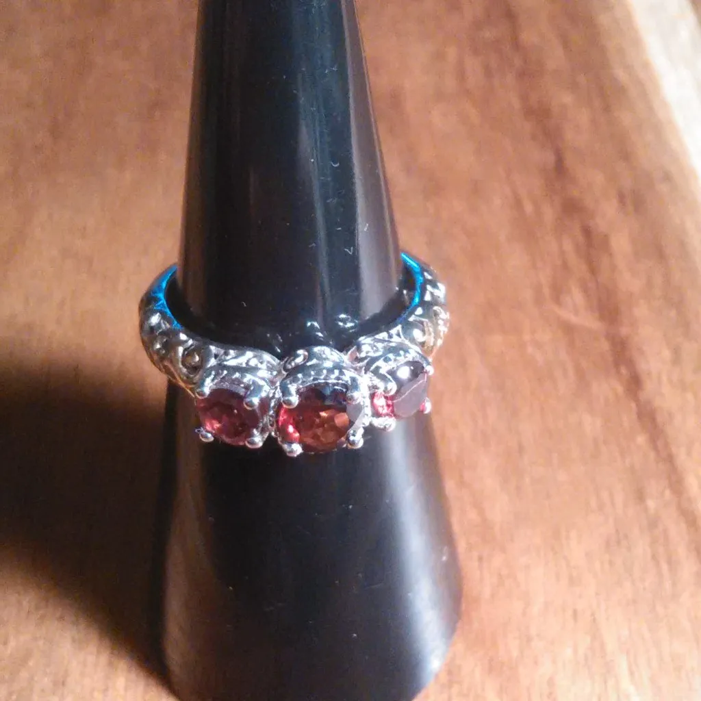 Mozambique Garnet Sterling Silver Trilogy Ring (Size 6) - Image 7