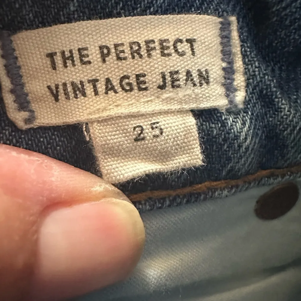 Madewell The Perfect Vintage Jean Distressed Knee Holes Size 25 - Image 4