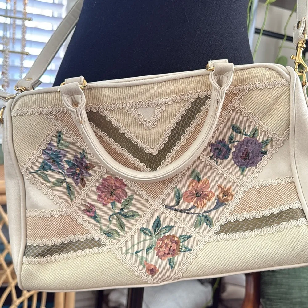 Vintage 80s/90s Partners Cream Floral Patchwork Needlepoint Top Handle Purse - Image 2