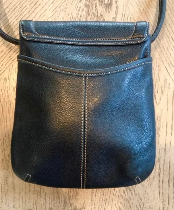 NWOT almost black  crossbody bag. Sz 8x9 - Image 3