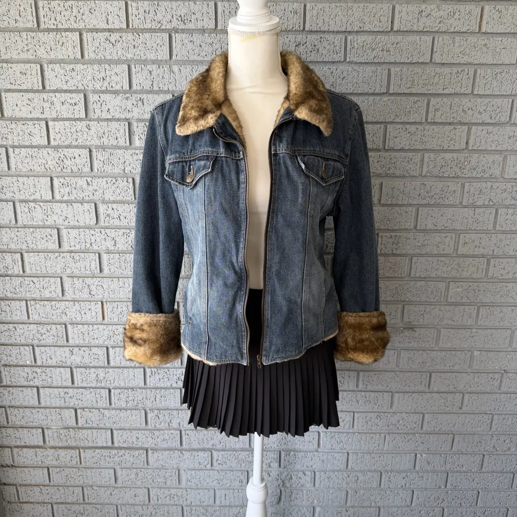 Vintage Y2K Women’s Giacca denim jacket w/ fur trim Size Large Bratz Winter Jean Blue - Image 9