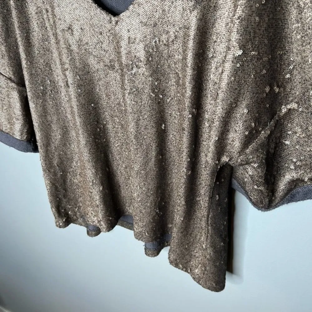 Anthropologie Deletta Bronze Sequin V-Neck Blouse short sleeve night out top XL - Image 4