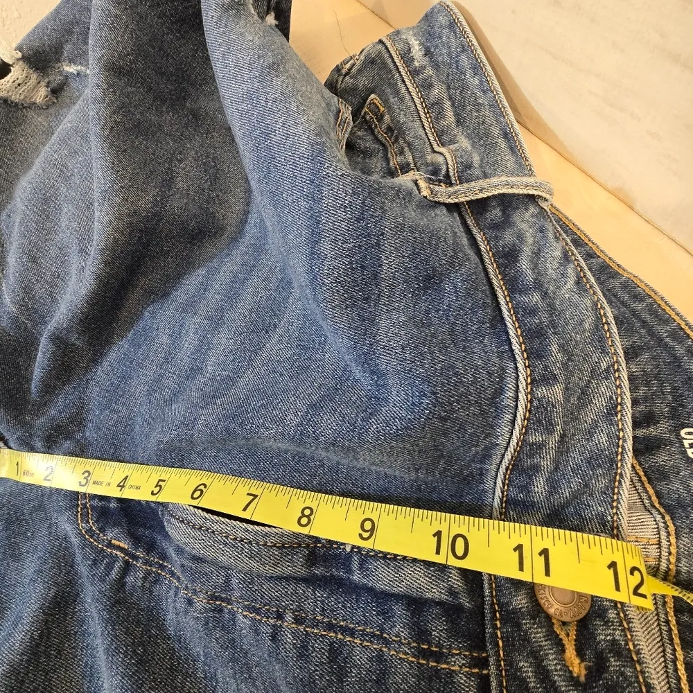 {28} NWT Old Navy Rockstar Super Skinny Mid Rise Jeans Plus Size - Image 13