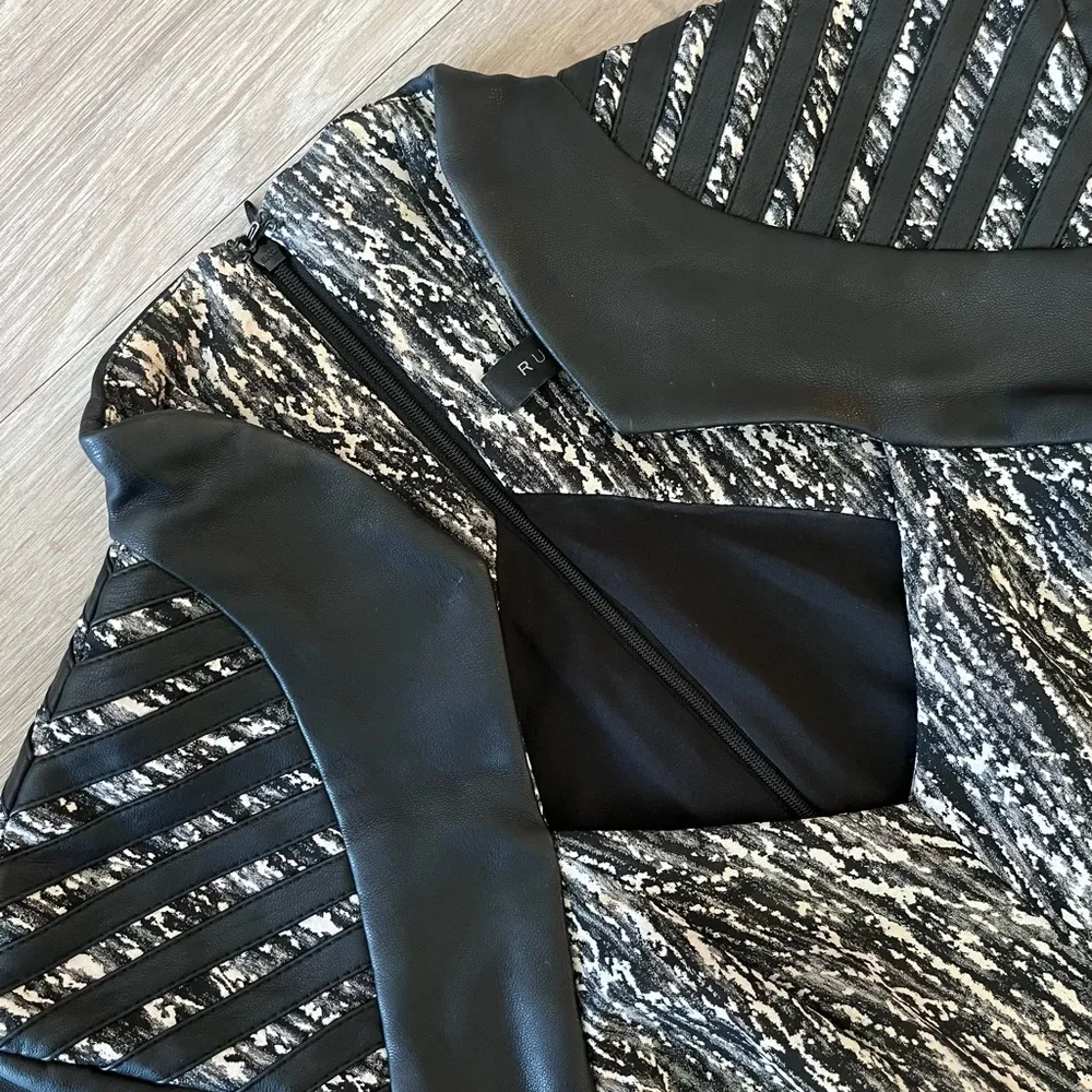 Rubin Singer Vintage Leather Black White Gray Print Collared Flounce Dress 0 - Image 49