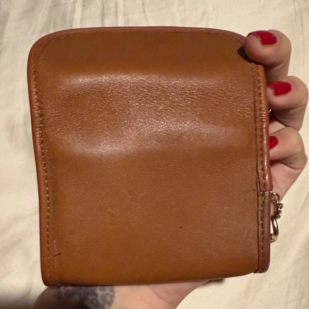 Coach Tan Leather Wallet with Gold Chain - Image 4