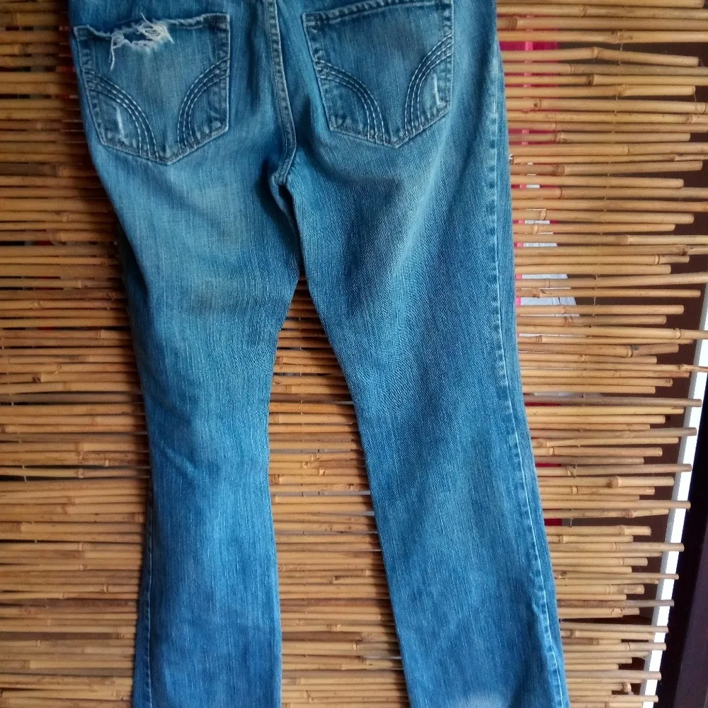 Hollister 7 32x32 Distressed Jeans - Image 4
