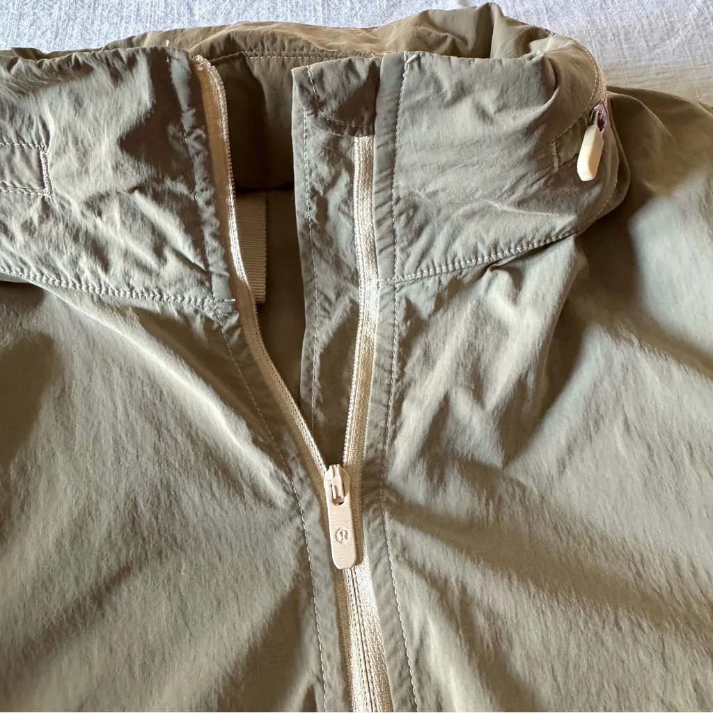 Lululemon Evergreen Anorak - size 4 - Image 9