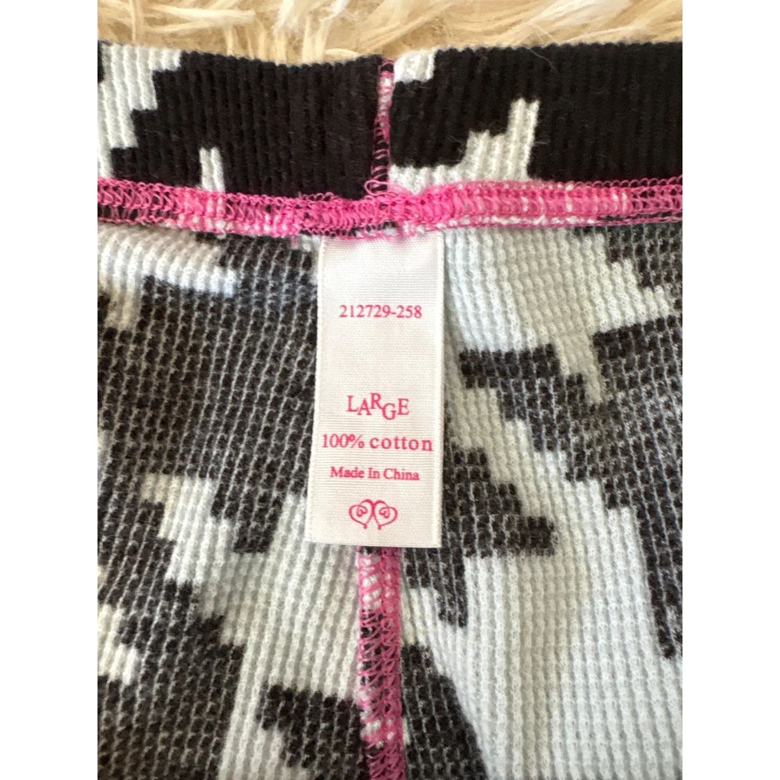 Victoria's Secret Pink Houndstooth Long Sleeve Thermal Top Size L Black White - Image 10