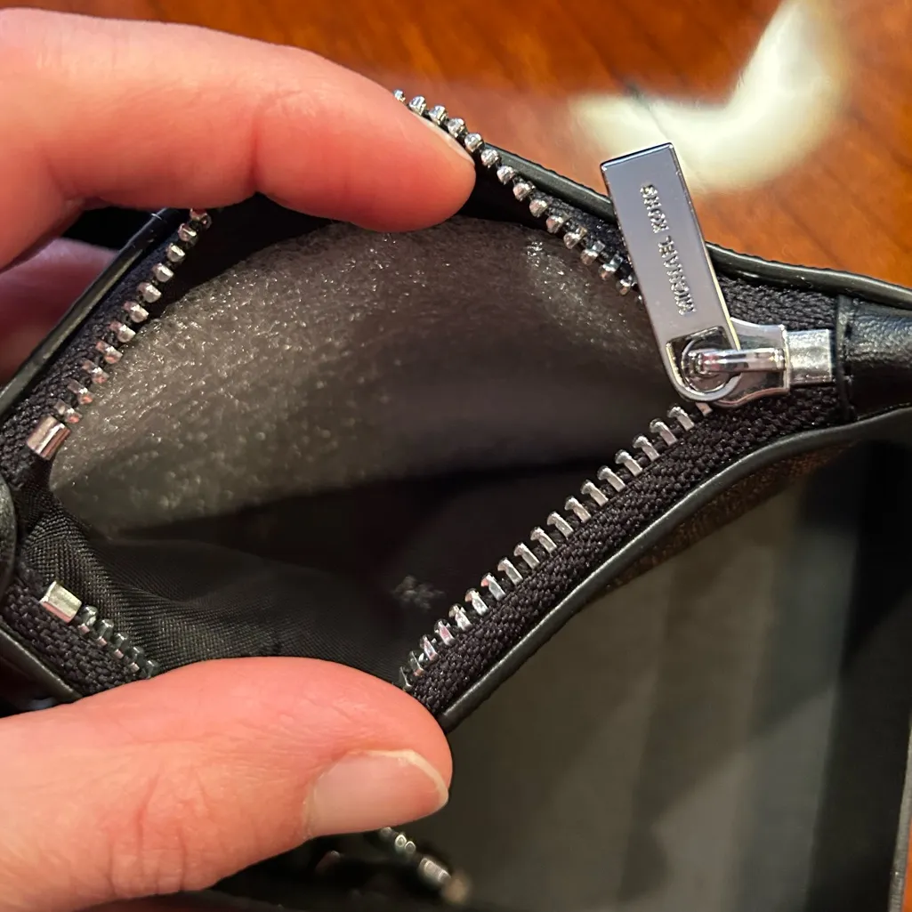 NWT Michael Kors Logo Pouch Card Wallet and No Touch Keychain Set - Image 6