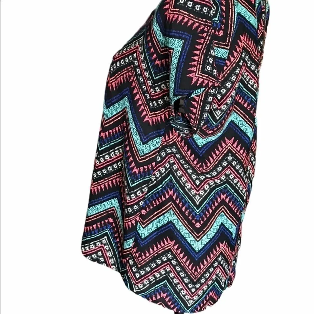 Blouse Pink and Blue Short Sleeve Size Small - Image 8