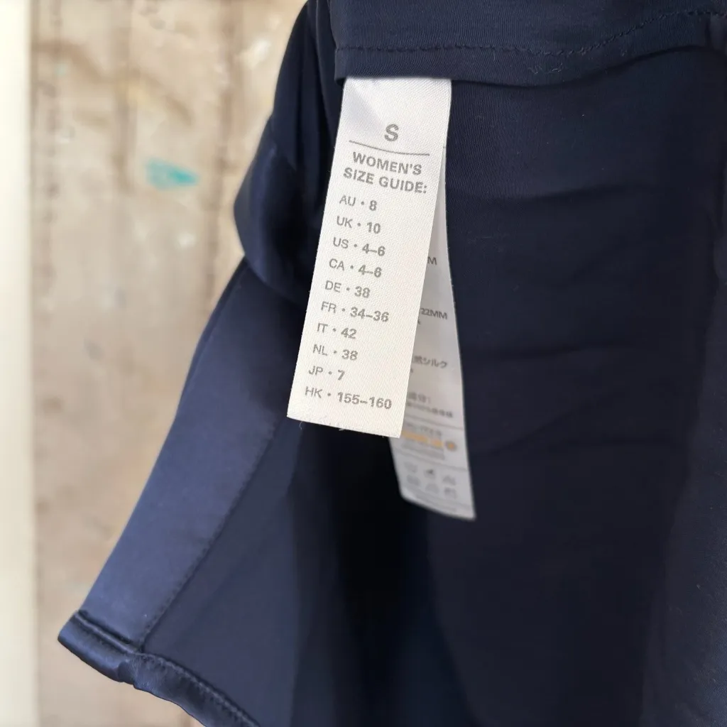 Lily Silk Basic Concealed Placket Silk Shirt in Navy Blue - Image 4