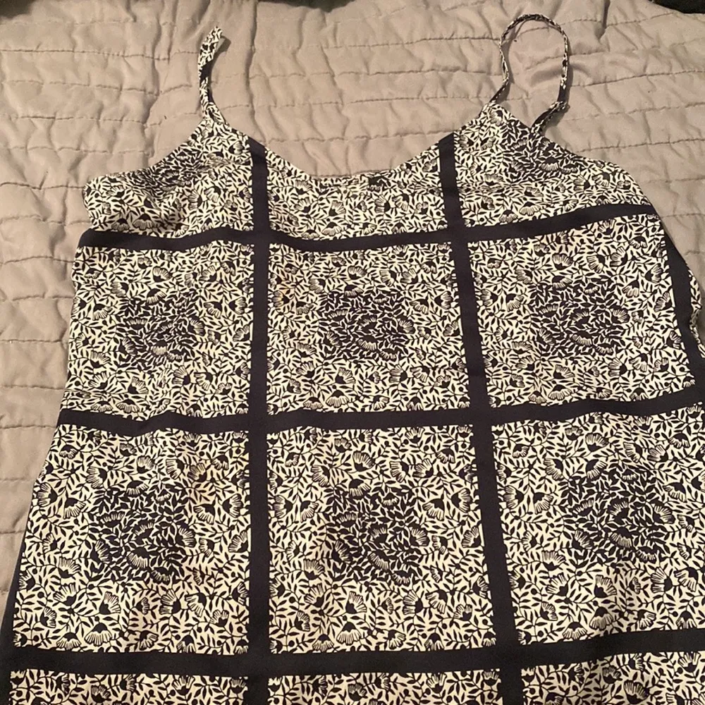 ** closet clean out** spaghetti strap top by ann taylor - Image 2