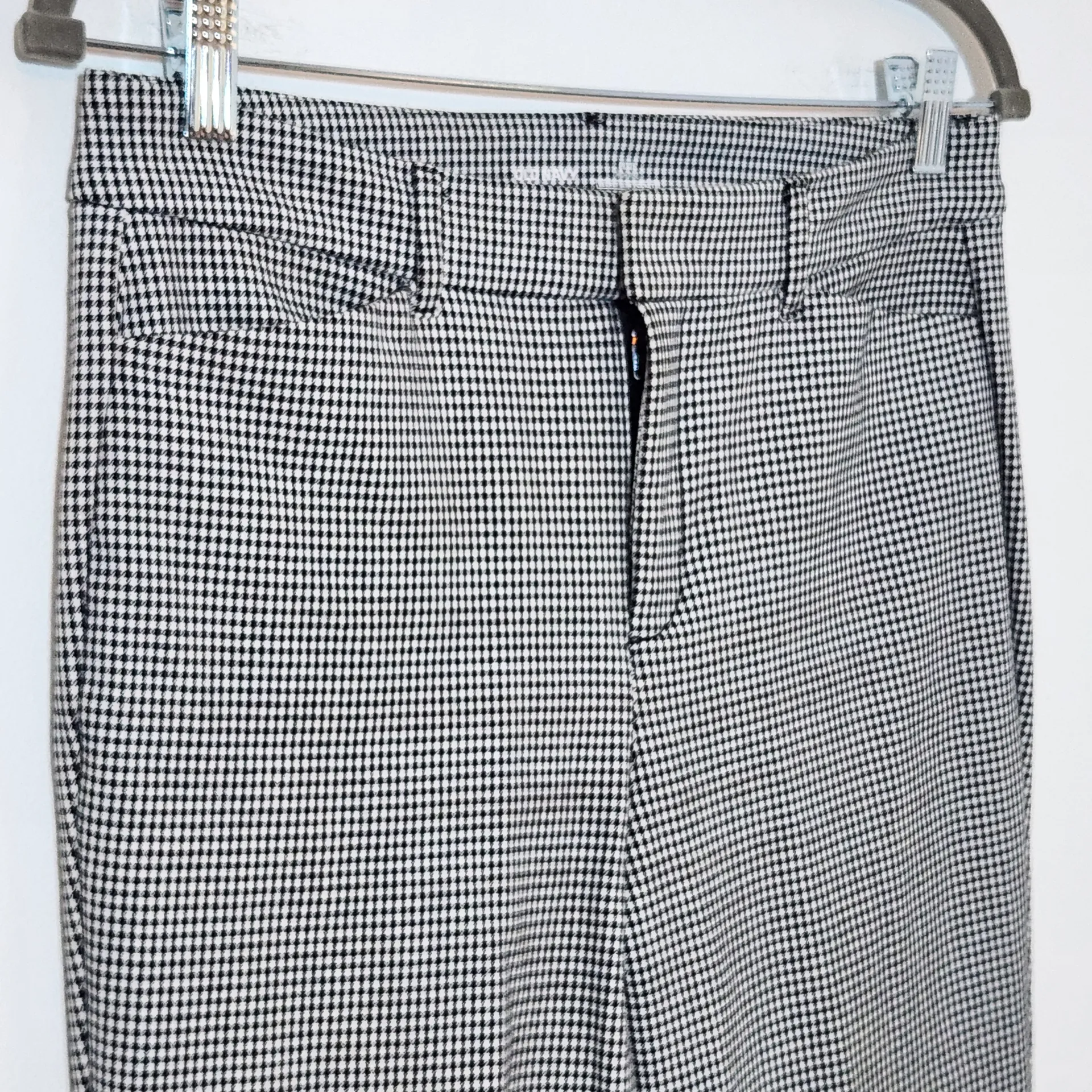 Old Navy Black and White Check Ankle Pants Size 8 Black Check Pixie Pants - Image 3