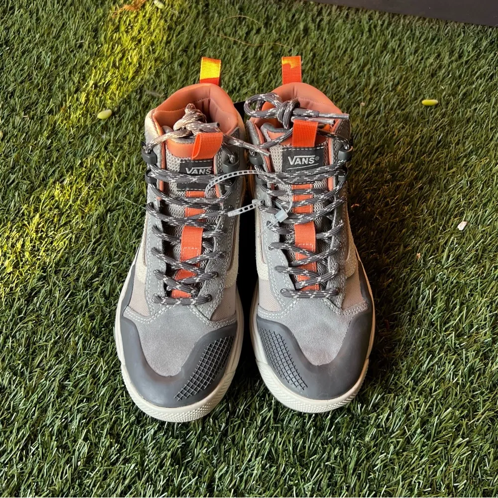 NWT  Women's Ultrarange EXO HI Gore-Tex MTE-2, Size 5.5 - Image 2