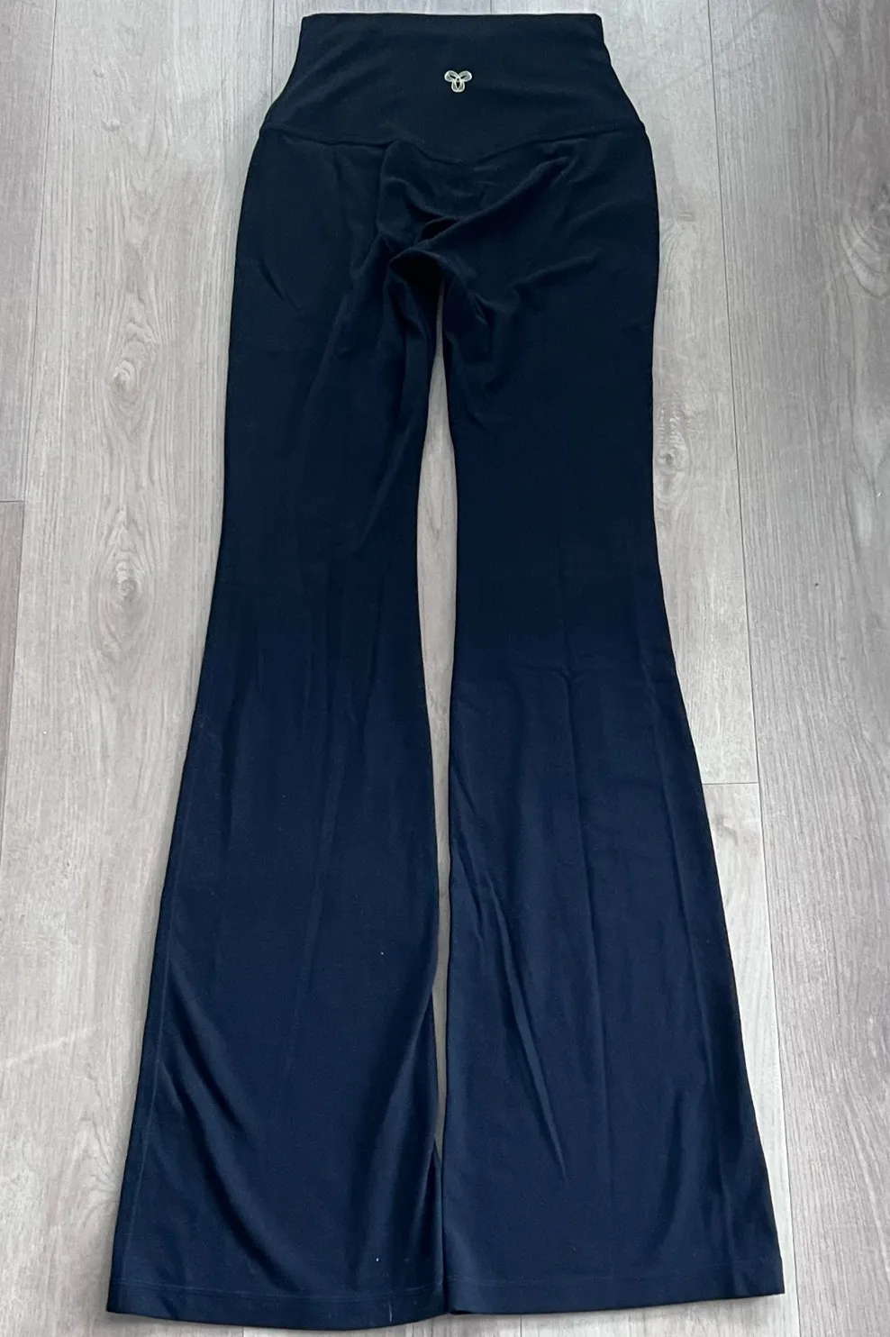 Aritzia TNA Bootcut Leggings - Image 2