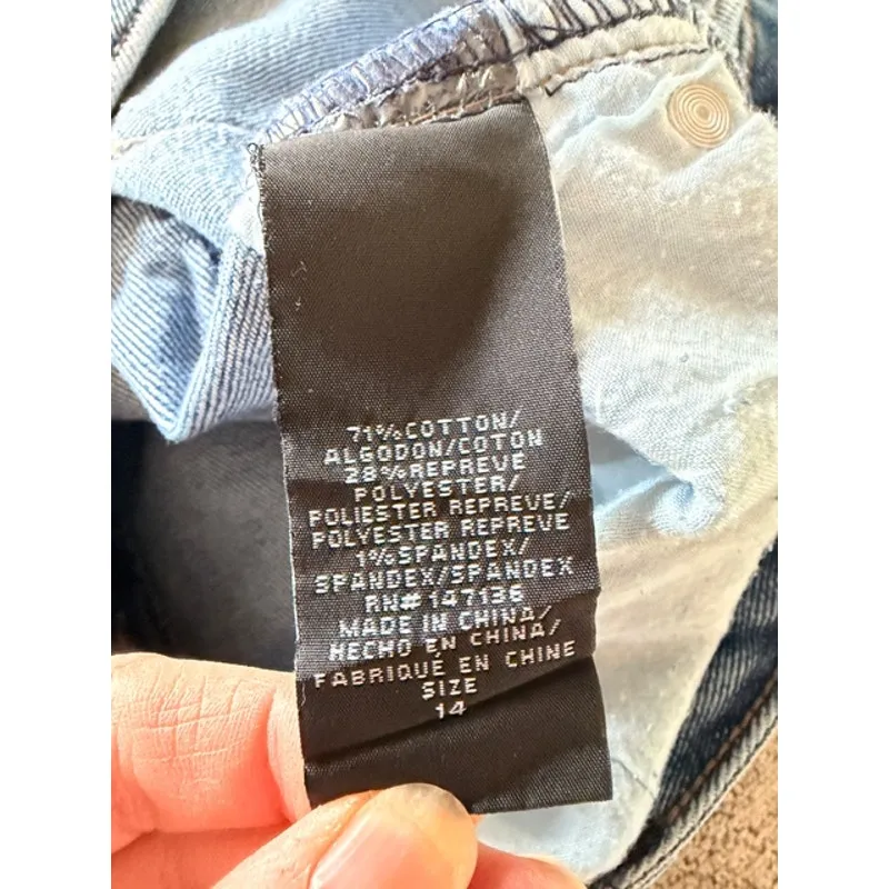 1822 Denim Light Wash Distressed Crop Jeans Women’s 14 Raw Hem - Image 6