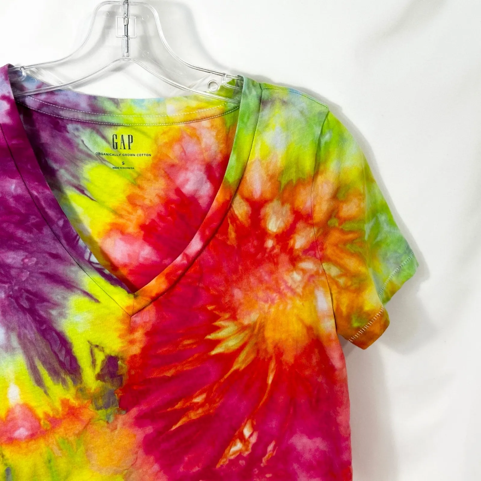 GAP Small Top Handmade Tie Dye Tee Rainbow V‎ Neck Cotton T-Shirt Hippie 592 - Image 5