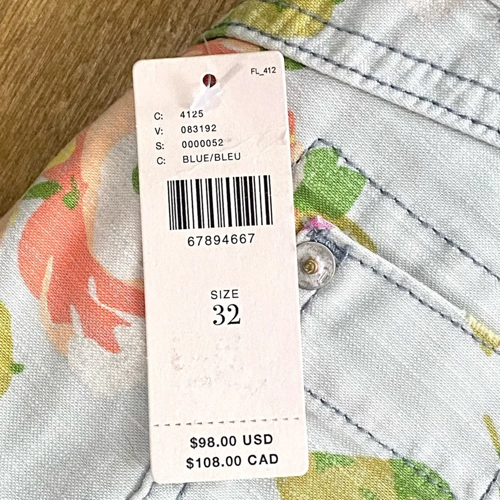 BNWT Trendy Anthropologie Blue Floral Design Shorts - Size 32 💫 - Image 5