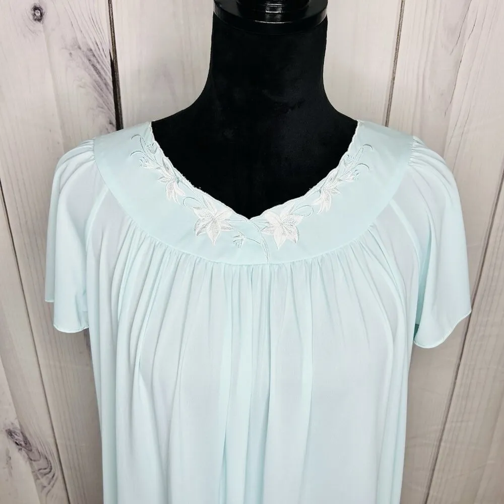Miss Elaine Classics Sz M Satin Aqua Nightgown Embroidered Neckline Short Sleeve Blue Size M - Image 4