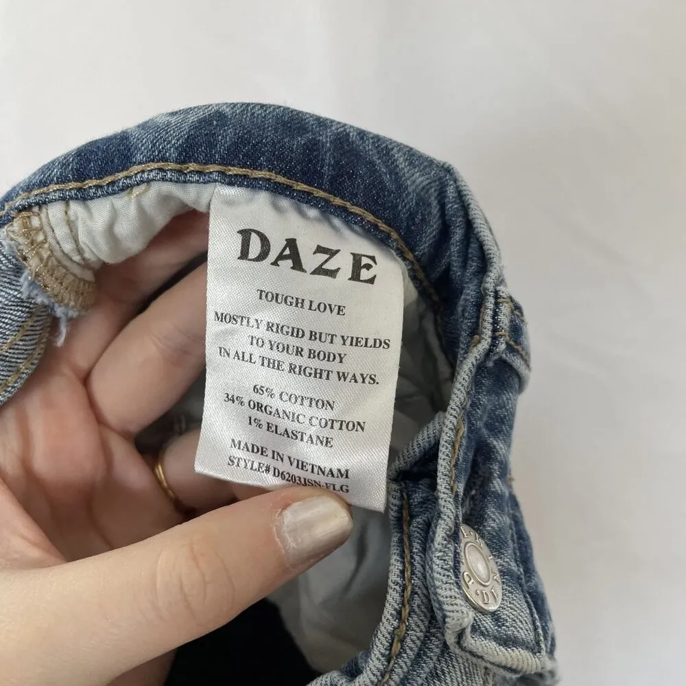 Daze Womens Distressed Denim Jeans Size 27 casual summer boot cut pants Blue - Image 9