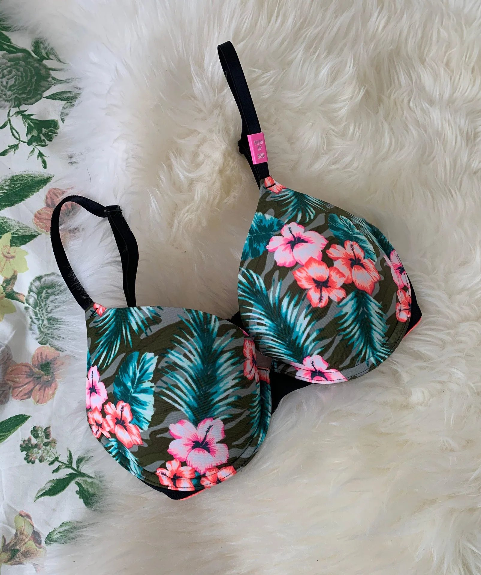 Vs Pink Tropical Camo Push-up Bra 32D - Image 2
