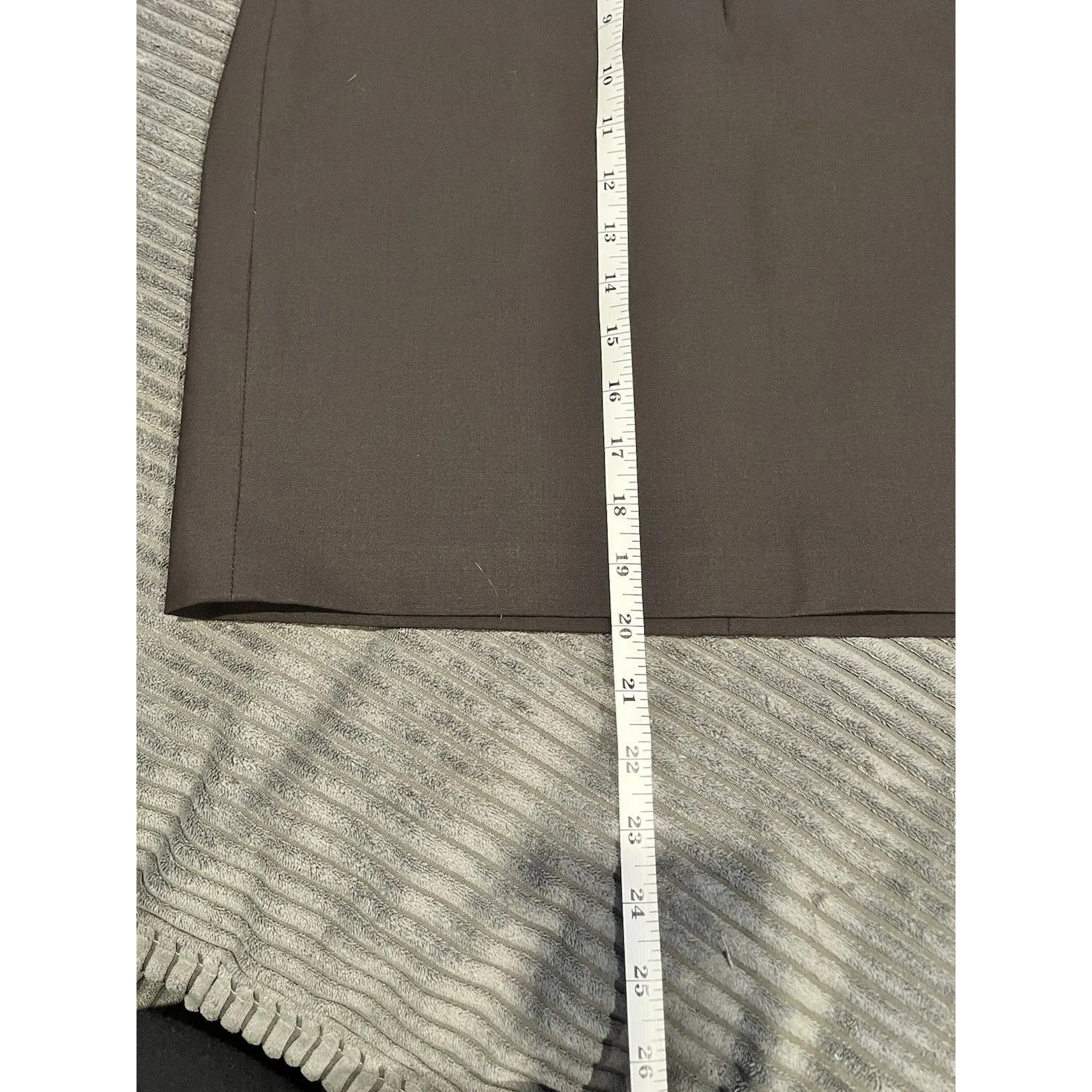 Theory Size 4 Fitted Pencil Tight Skirt Asymmetric Stitch Pockets Black Back Zip - Image 3