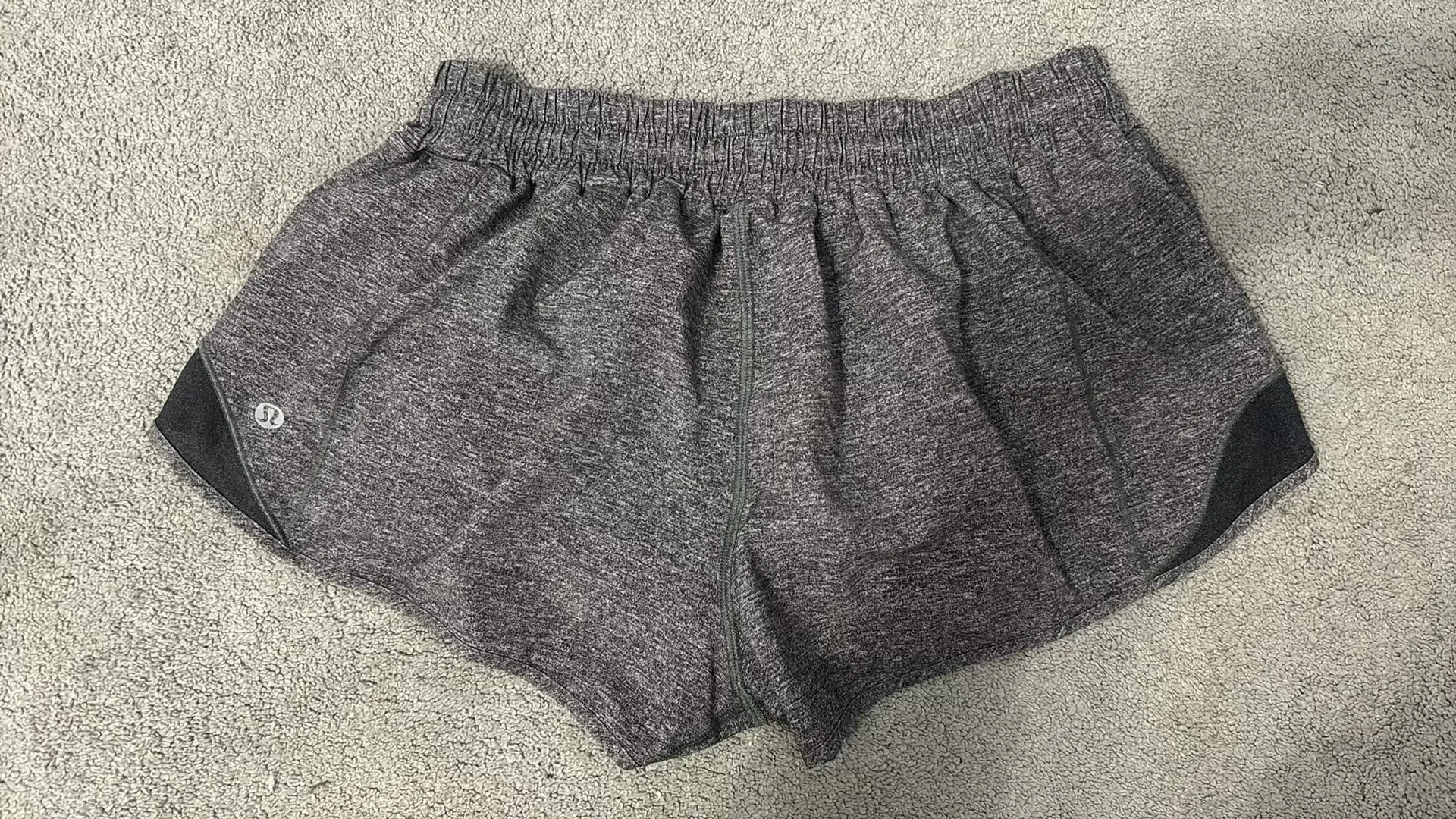 Lululemon Hotty Hot Shorts 2.5" Heather Grey - Image 2