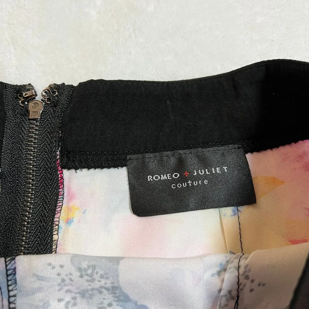 Romeo & Juliet Couture Mid Rise Floral Geometric Lace Trim Shorts Size Small - Image 3