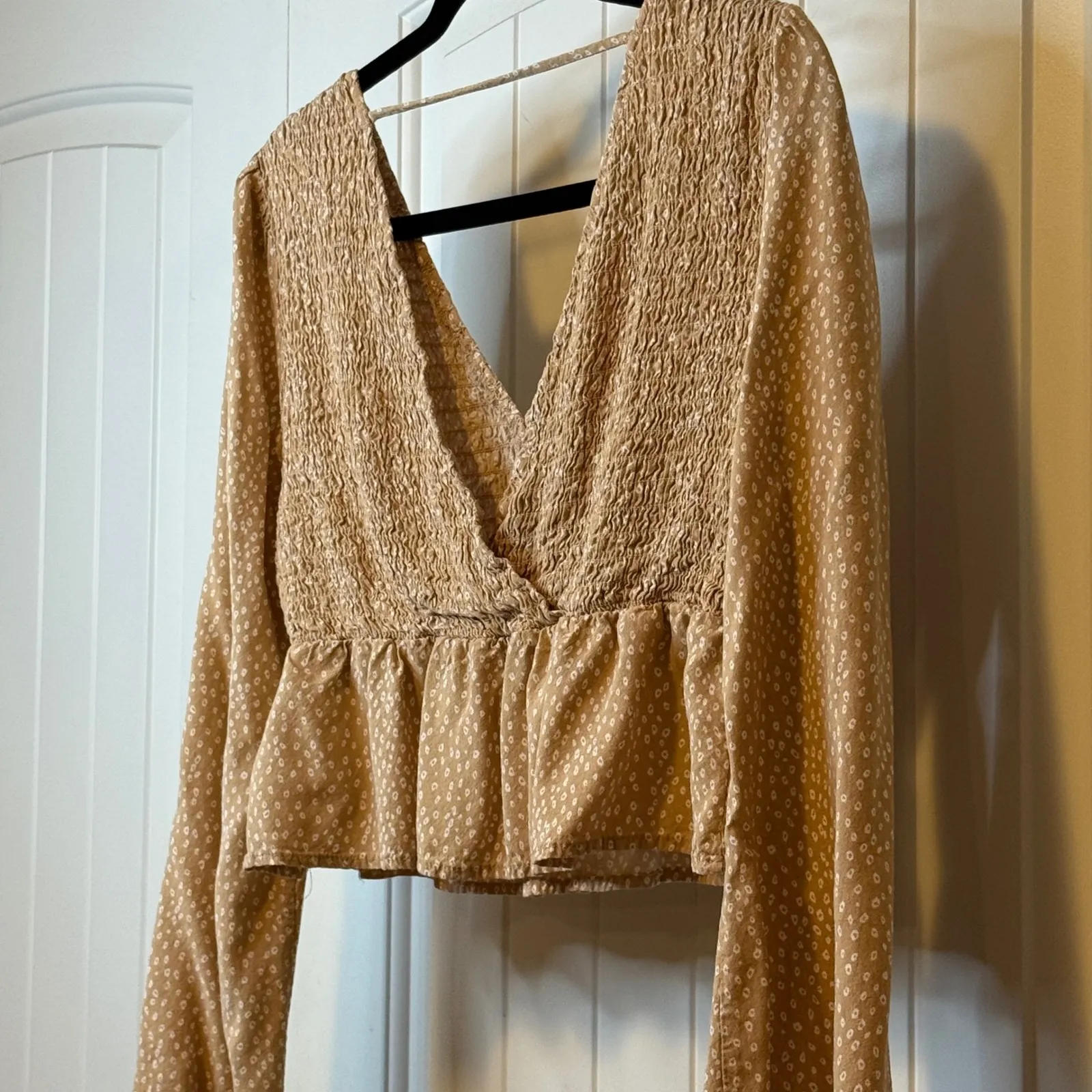 Urban Romantics Smocked Top Long Sleeve Peplum Blouse Polka Dot Tan Beige Sz L # - Image 4