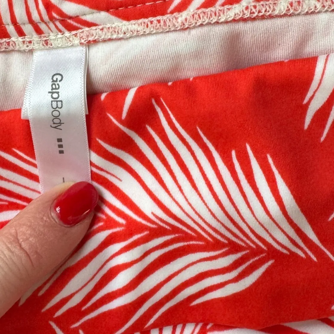 GapBody Tropical Leaf Print Bikini Top Red White Halter Swimwear Size Medium NWT Size L - Image 3