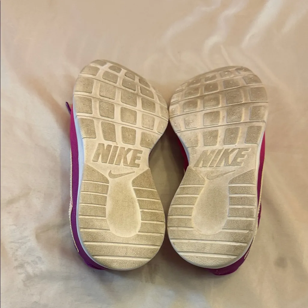 Nike  Fuchsia and Violet Athletic Shoes - Image 3