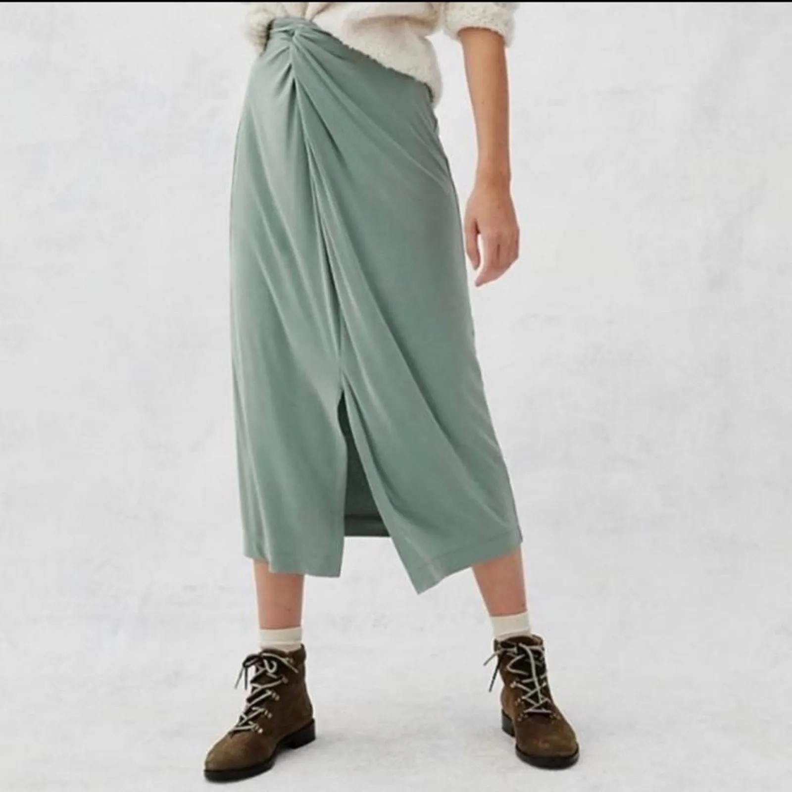 Anthropologie Junie Midi Skirt Front Twist Sage Green Women’s size Small - Image 11
