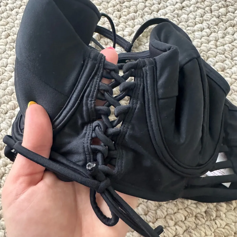 Xhilaration Black Strappy Bikini Top with Halter Neck Size D/DD - Image 3