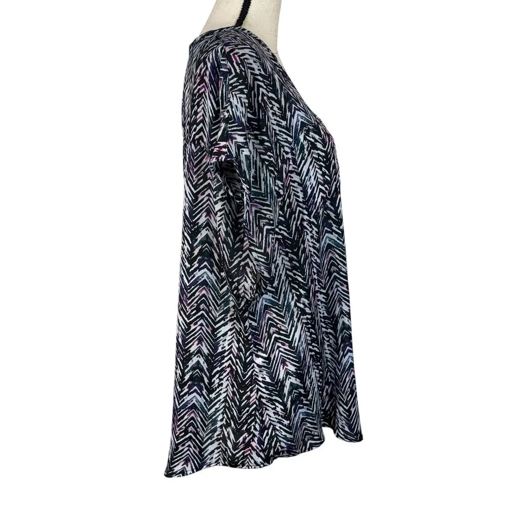 Torrid SZ 1 (1X-Large) Top Abstract Chevron Dolman Sleeves V-Neck Zipper Pockets - Image 4