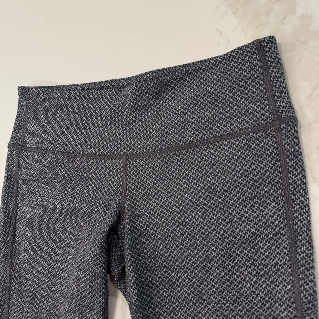 Athleta Chaturanga Herringbone Athletic Cropped Leggings Womens SmallPetite Gray - Image 3