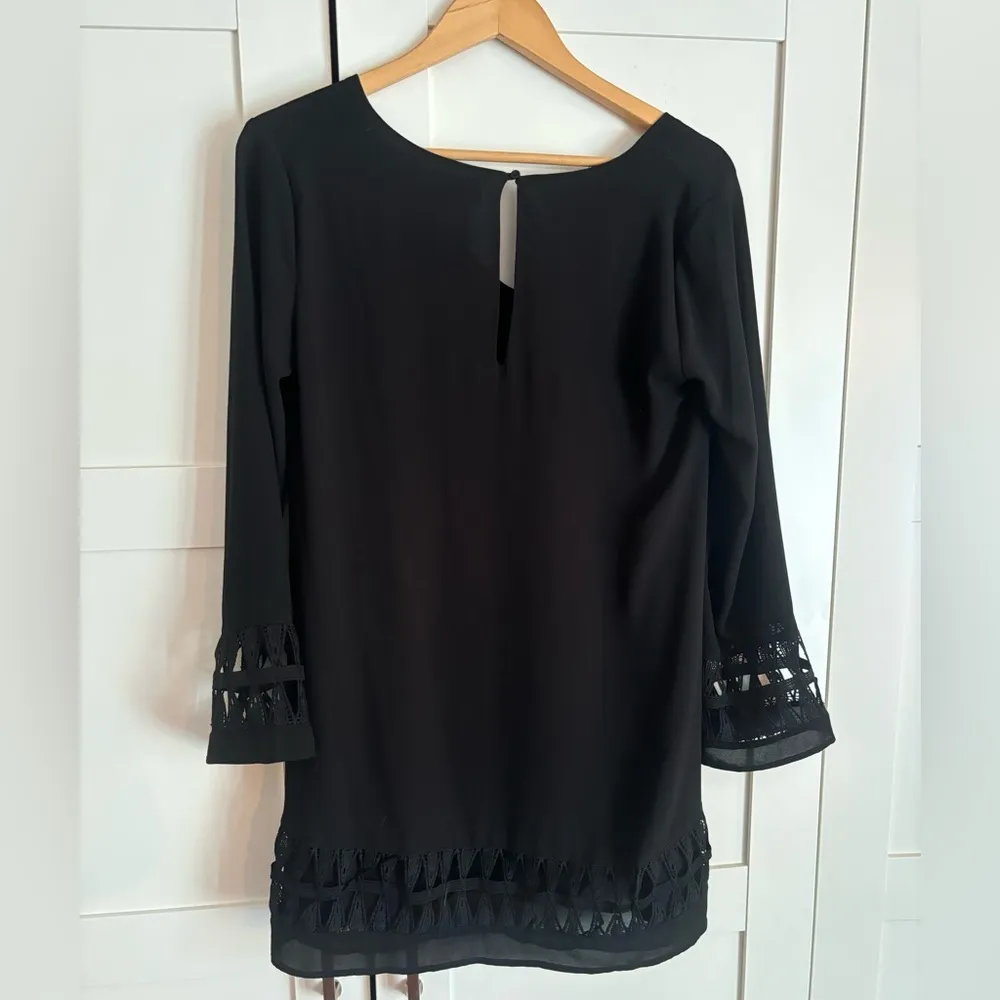 ASTR Flowy Lattice detail Dress long sleeve in black size small - Image 2