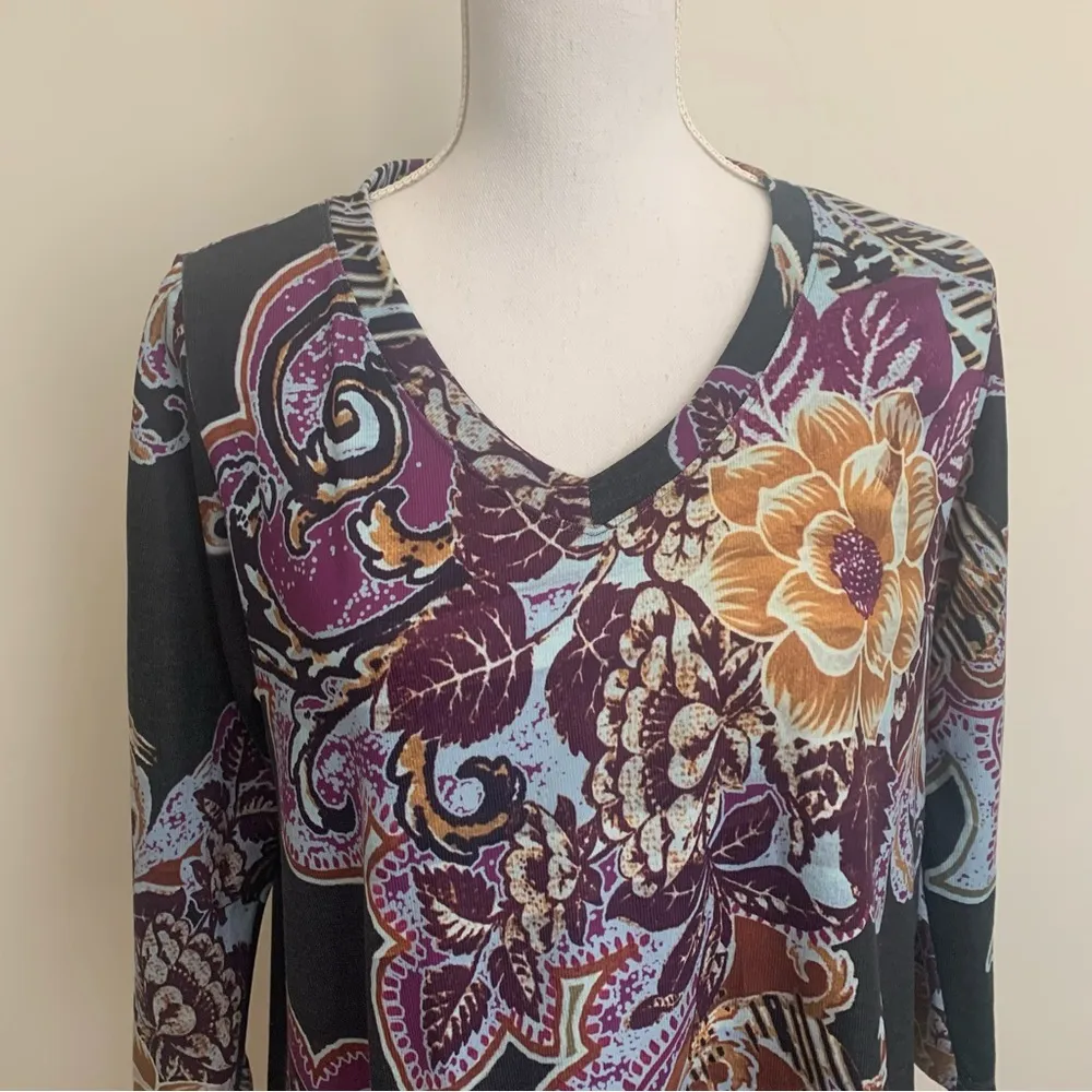 Soft Surroundings Multicolor Floral Print V-neck Tunic Top Size M - Image 3