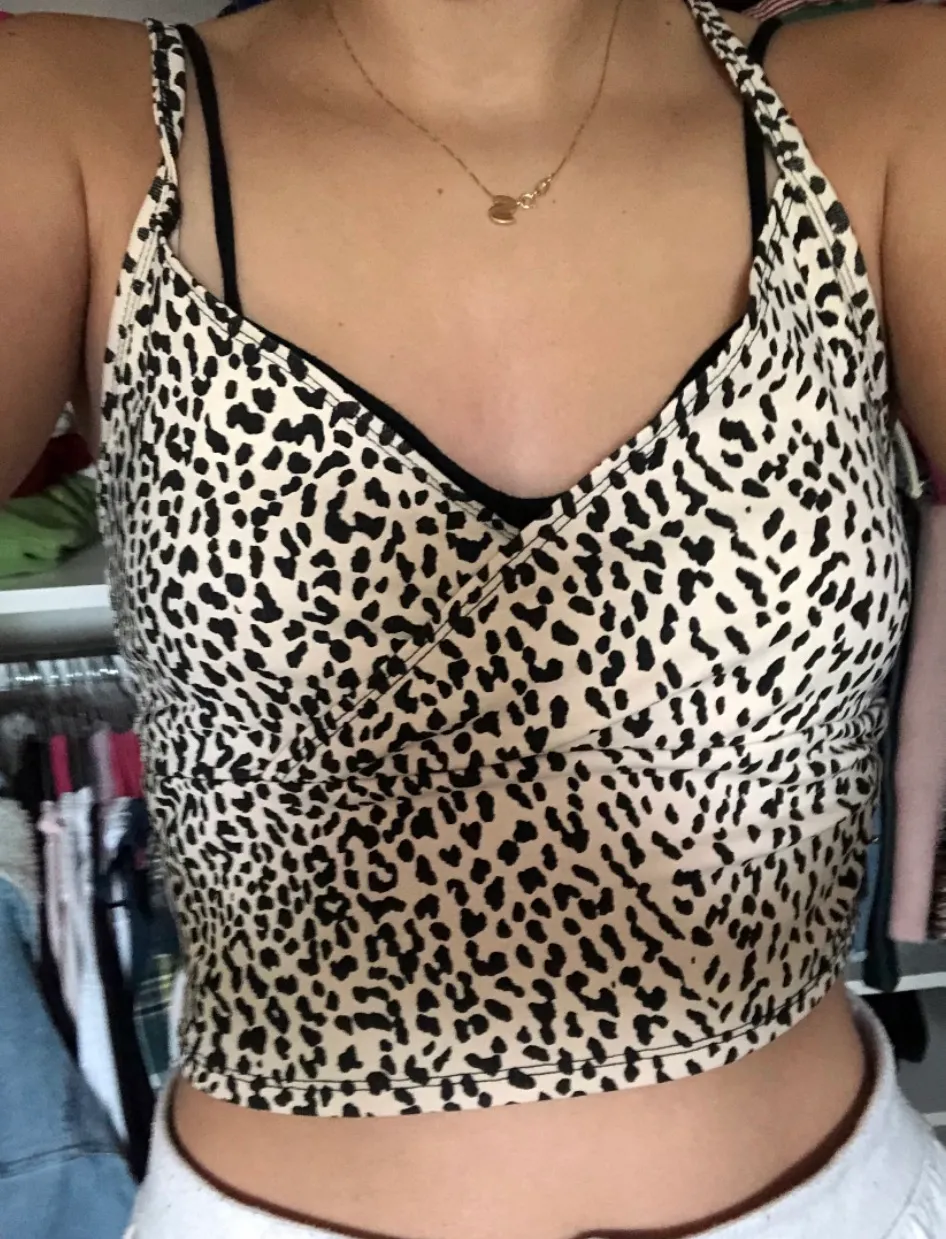 SheIn Crop Top - Image 2