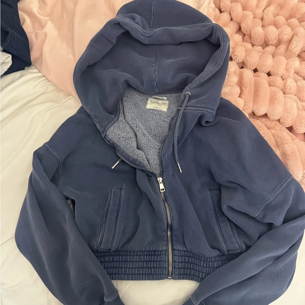 Abercrombie & Fitch Blue Cropped Hoodie Jacket with Hood - Image 4