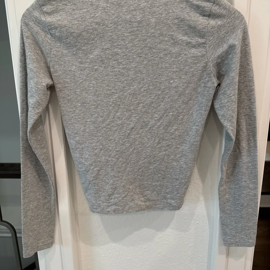 H&M Grey Long Sleeve Ruched V-Neck Top Size S - Image 4