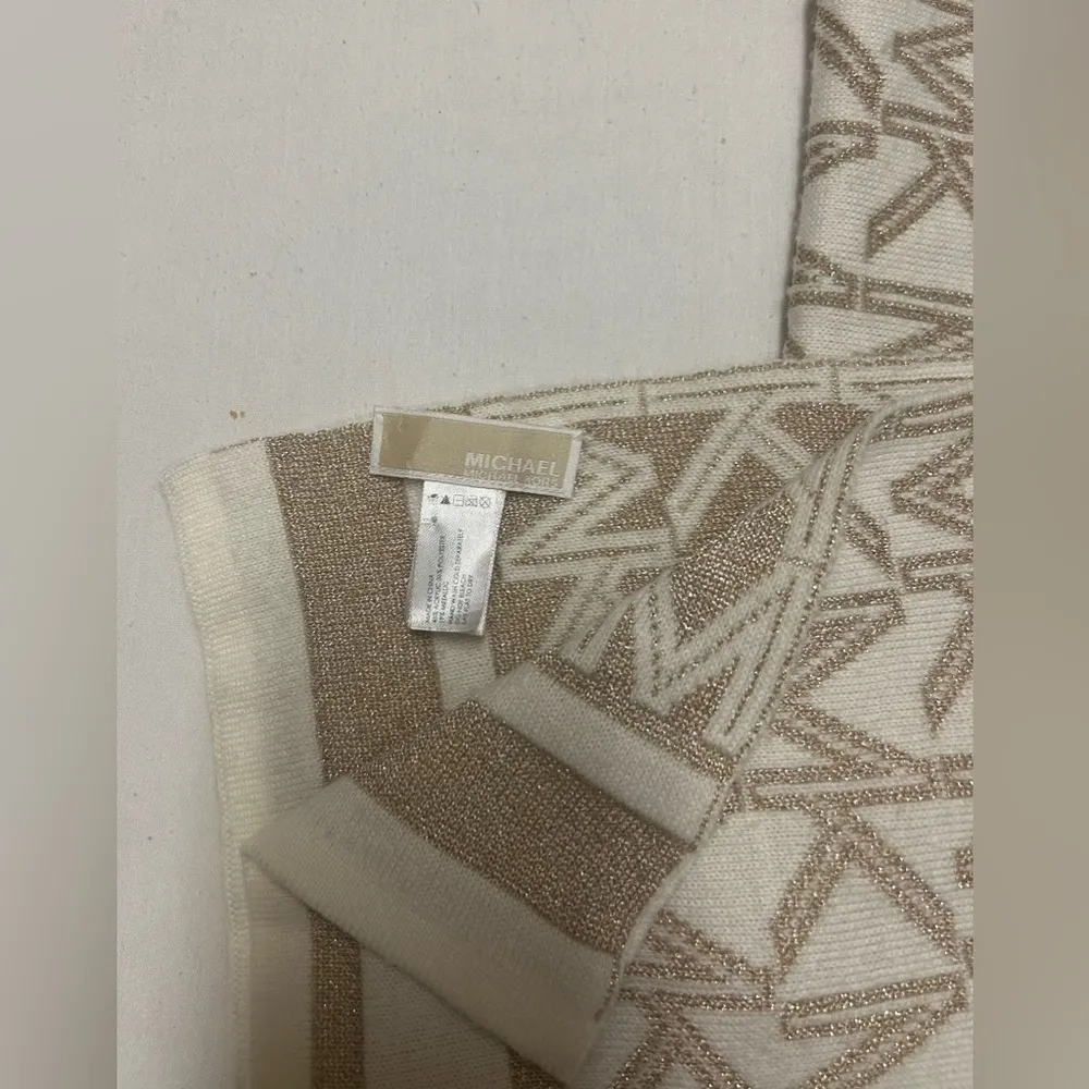 Michael Kors Iconic MK Logo Metallic Gold Neutral Reversible Knit Scarf EUC - Image 4