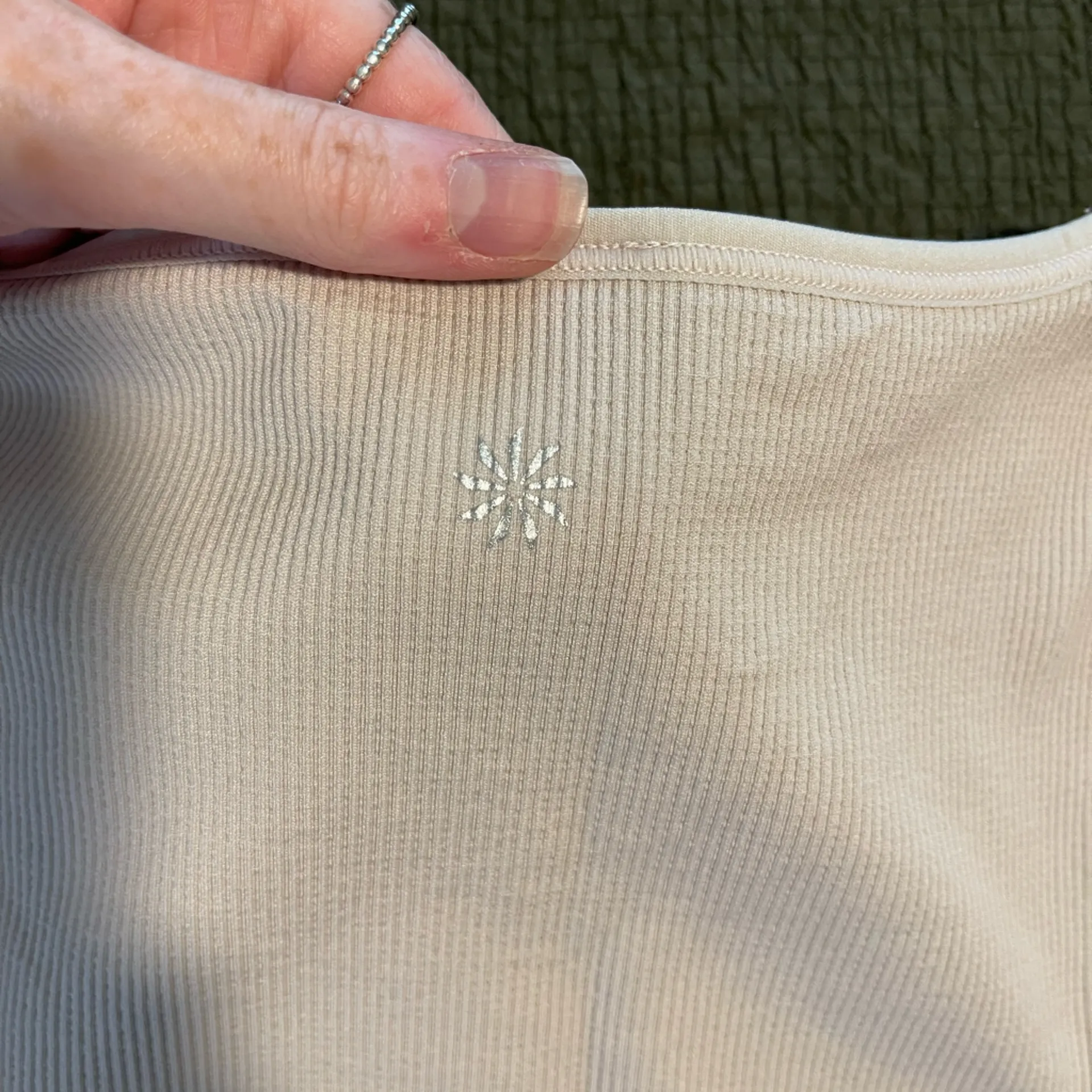 Athleta  Long Sleeve Crop Top - Image 4