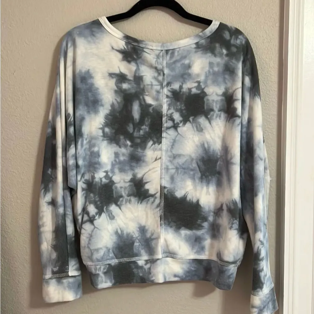 Women’s Sweatshirt - Image 2